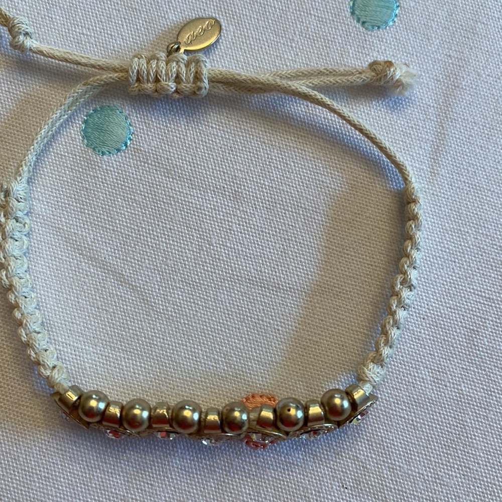 Macrame bracelet - Picture 2 of 5